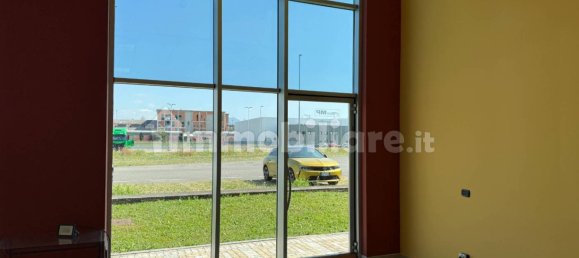 2 rooms Commercial property in Poncarale, Italy No. 273266 3