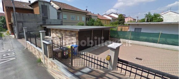 1 bedroom Apartment in Brandizzo, Italy No. 9095 23