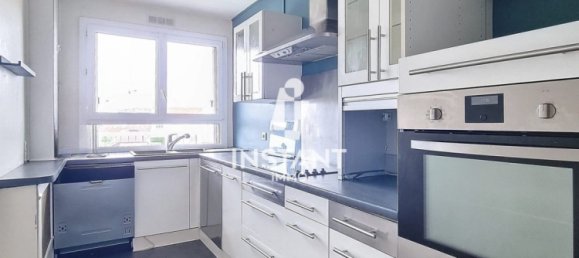 Квартира с 2 спальнями в Мезон-Альфор, Франция № 175708 8