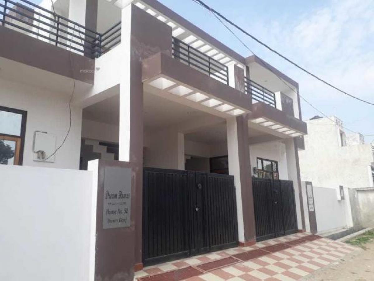 2 bedrooms House in Lucknow, India No. 7031