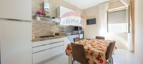 2-salle Appartement à Catania, Italy No. 145388 19