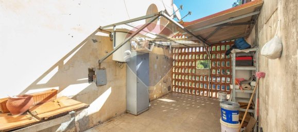 2-salle Appartement à Catania, Italy No. 145388 4