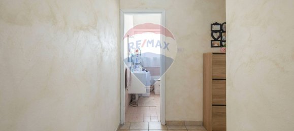 2-salle Appartement à Catania, Italy No. 145388 16
