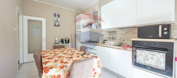 2-salle Appartement à Catania, Italy No. 145388 17