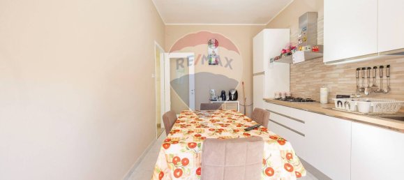 2-salle Appartement à Catania, Italy No. 145388 18