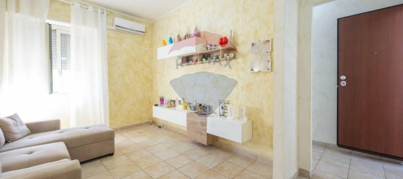 2-salle Appartement à Catania, Italy No. 145388 22