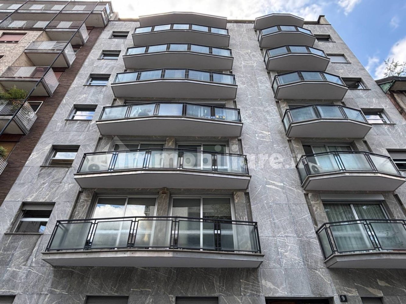 3 bedrooms Apartment in Milan, Italy No. 333171