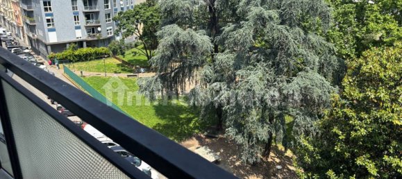 3 bedrooms Apartment in Milan, Italy No. 333171 9