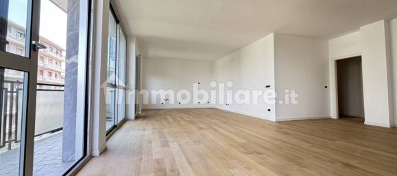 3 bedrooms Apartment in Milan, Italy No. 333171 5