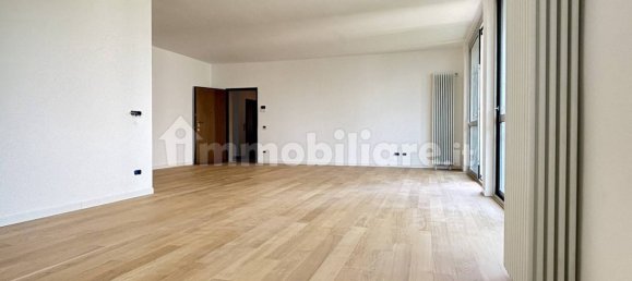 3 bedrooms Apartment in Milan, Italy No. 333171 10