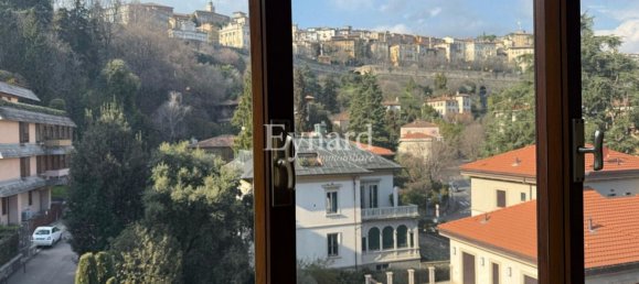 7 rooms Apartment in Bergamo, Italy No. 59420 3