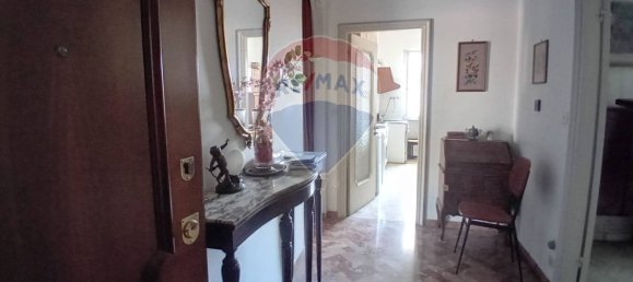 6 rooms Apartment in Genoa, Italy No. 271862 2