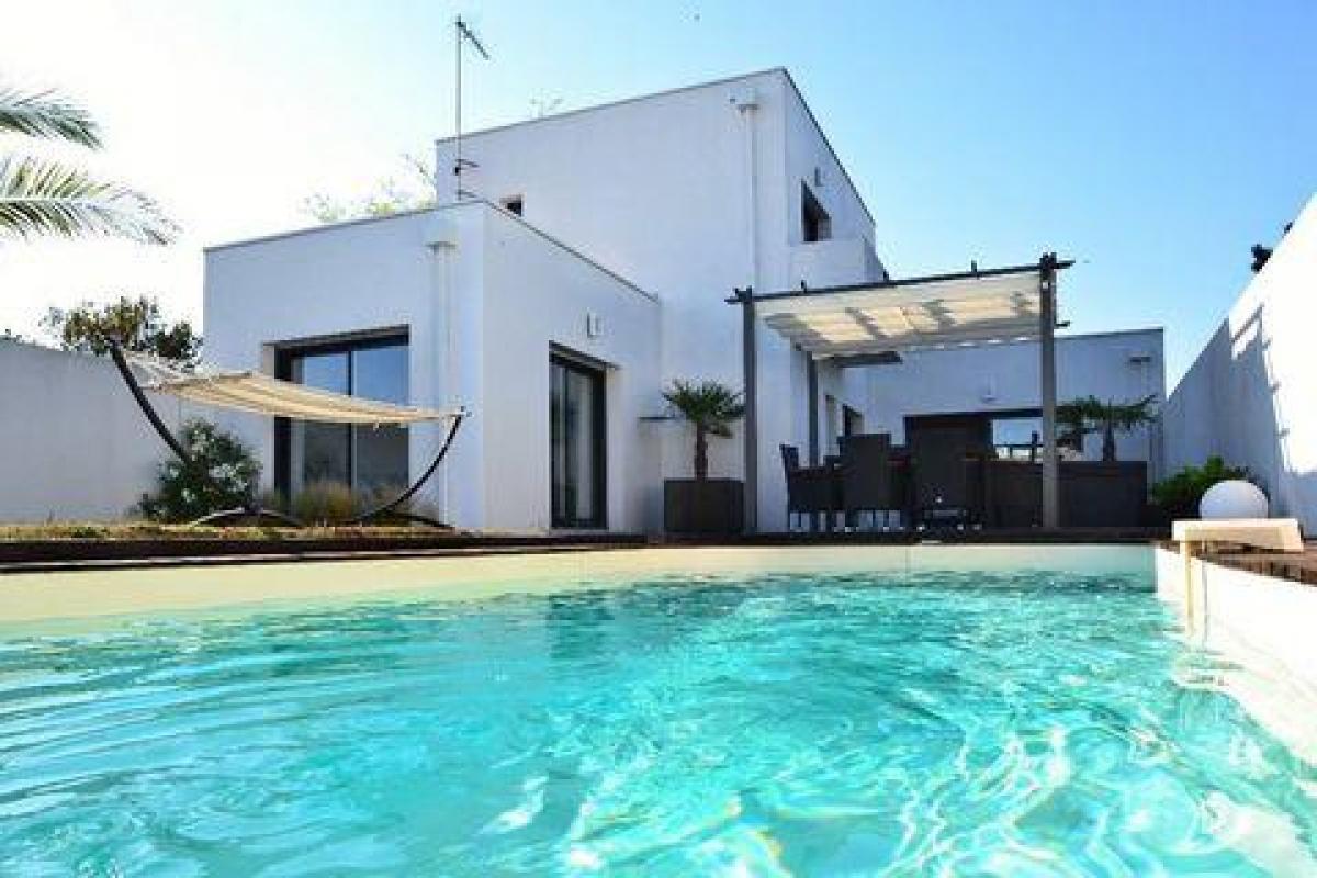 Casa de 3 dormitorios en La Rochelle, France No. 32604