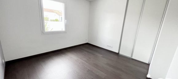 3 bedrooms House in Vendee, France No. 103146 6