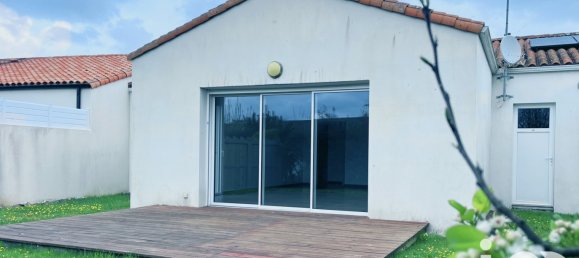 3 bedrooms House in Vendee, France No. 103146 3