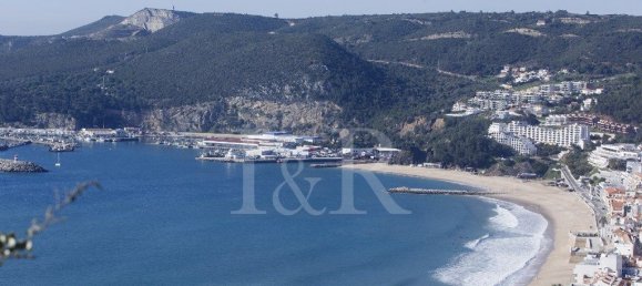 246m² Commercial property in Sesimbra, Portugal No. 64784 10