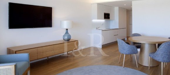 246m² Commercial property in Sesimbra, Portugal No. 64784 21