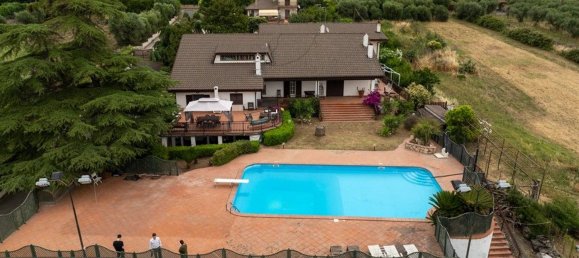 10غرفة فيلا في Gallicano nel Lazio, Italy رقم 16628 6