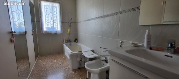 3 bedrooms House in Thuir, France No. 279132 6