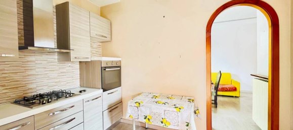 3 rooms Apartment in Naples, Italy No. 31323 12