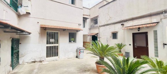 3 rooms Apartment in Naples, Italy No. 31323 46