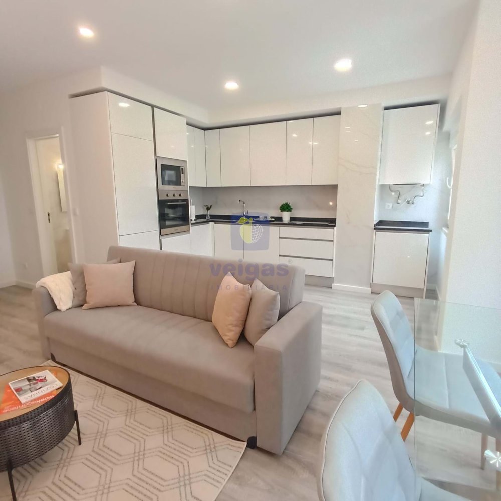 3 bedrooms Apartment in Lisbon, Portugal No. 158859