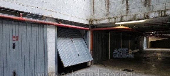 3 rooms Apartment in Rome, Italy No. 30786 12