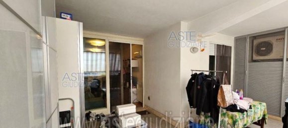 3 rooms Apartment in Rome, Italy No. 30786 11