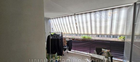 3 rooms Apartment in Rome, Italy No. 30786 10