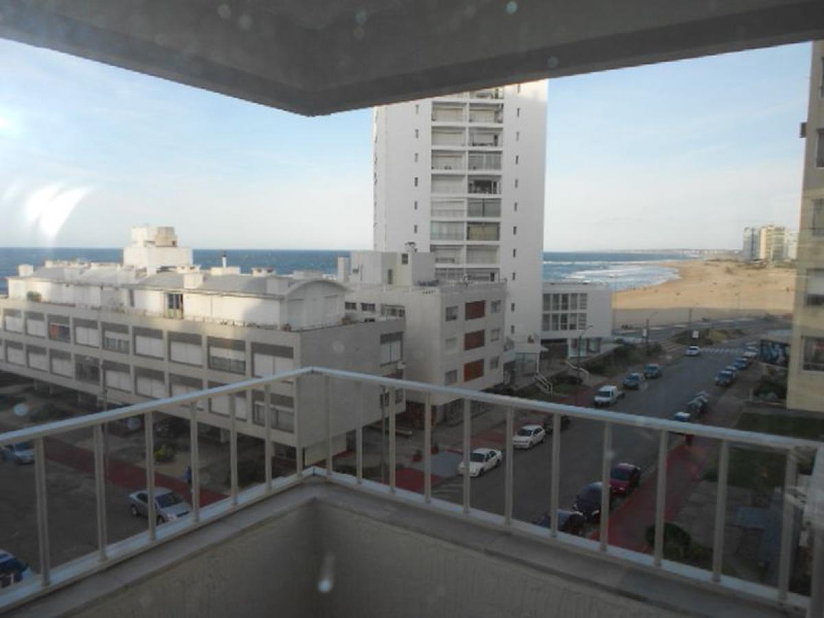 2 bedrooms Apartment in Maldonado, Uruguay No. 11670