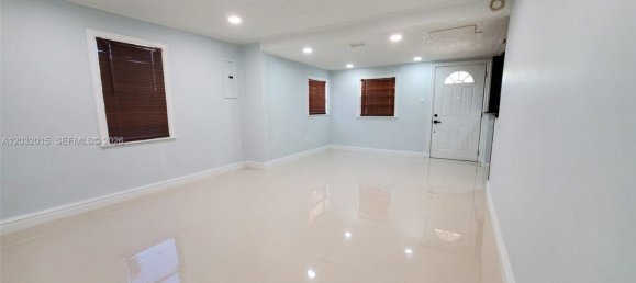 3 dormitorios villa en alquiler en Miami, Miami-Dade, Florida, USA № 615040 8