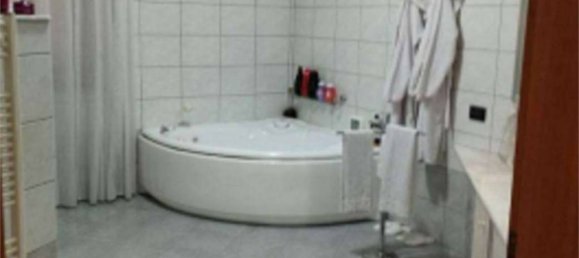 3 bedrooms Apartment in Crucoli, Italy No. 183034 2