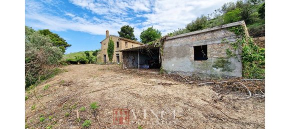 3 bedrooms House in San Benedetto del Tronto, Italy No. 166580 7