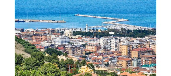 3 bedrooms House in San Benedetto del Tronto, Italy No. 166580 17