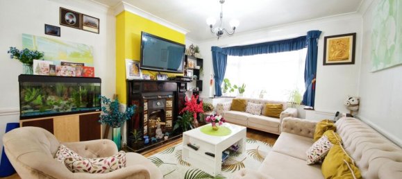 3 bedrooms House in London, United Kingdom No. 11475 4