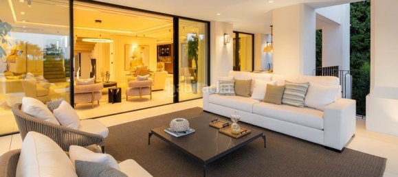 6 bedrooms House in Marbella, Spain No. 130996 13