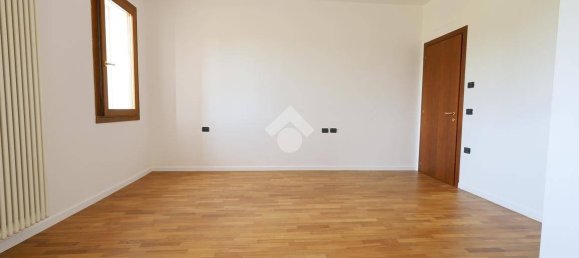 3 bedrooms Villa in Sandrigo, Italy No. 259606 20