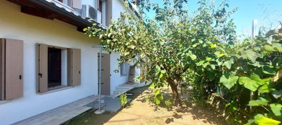 3 bedrooms Villa in Sandrigo, Italy No. 259606 2