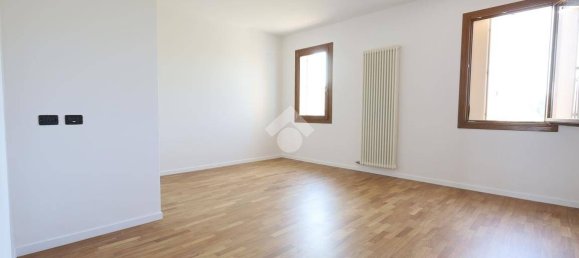 3 bedrooms Villa in Sandrigo, Italy No. 259606 17