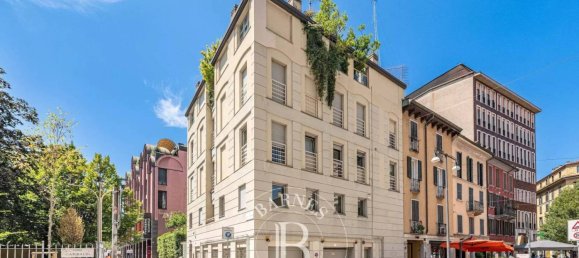 4 bedrooms Apartment in Milan, Italy No. 321837 46