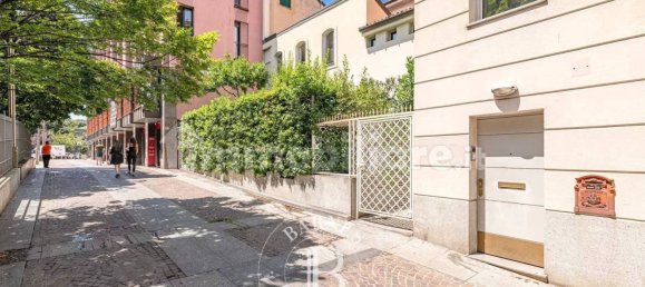 4 bedrooms Apartment in Milan, Italy No. 321837 41