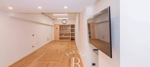 4 bedrooms Apartment in Milan, Italy No. 321837 36