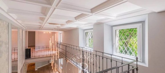 4 bedrooms Apartment in Milan, Italy No. 321837 16