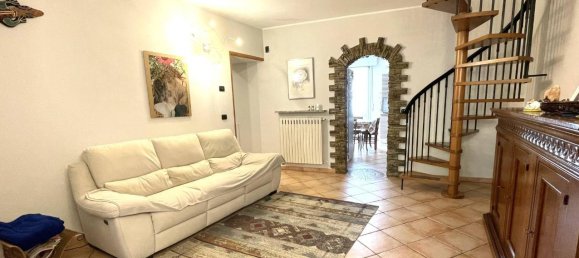 5 rooms Apartment in Levate, Italy No. 5633 2