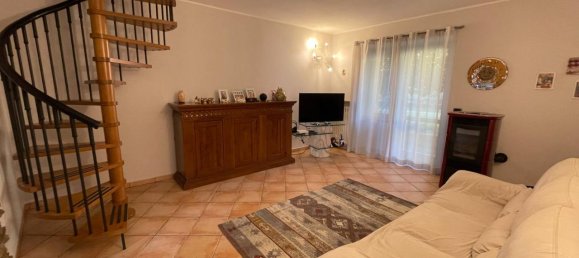 5 rooms Apartment in Levate, Italy No. 5633 3