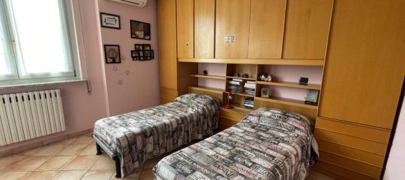 5 rooms Apartment in Levate, Italy No. 5633 10