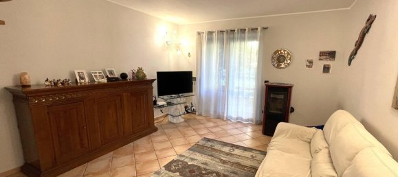 5 rooms Apartment in Levate, Italy No. 5633 4