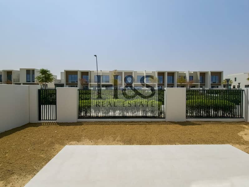 4 bedrooms Townhouse in Dubai, UAE No. 103585