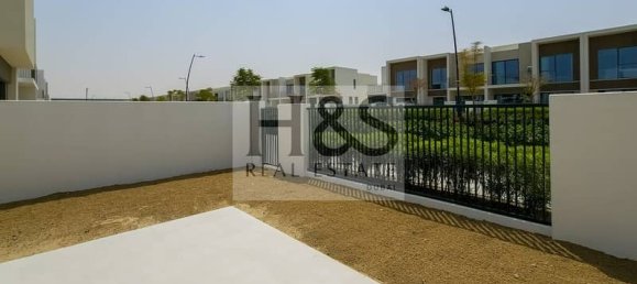 4 bedrooms Townhouse in Dubai, UAE No. 103585 3