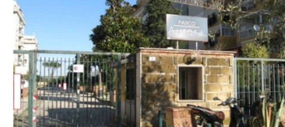 69m² Commercial property in Melito di Napoli, Italy No. 270838 9